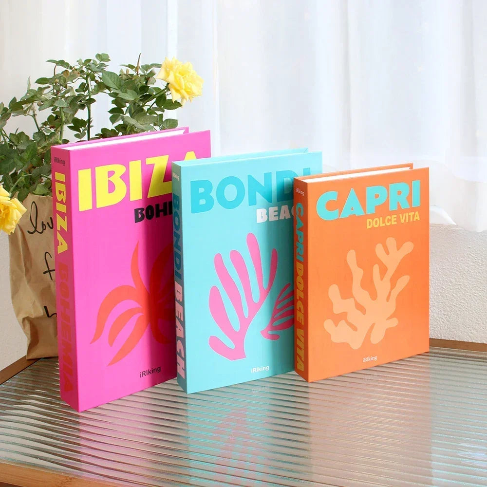 Faux livres empilés déco salon minimaliste étagère design